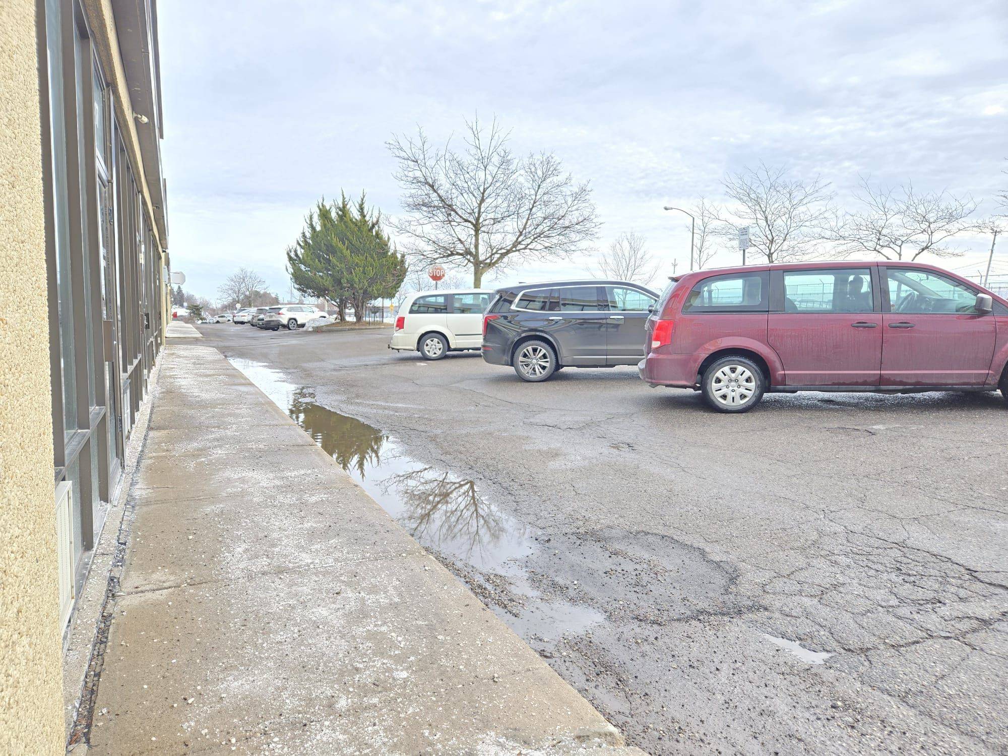 Toronto E07, ON M1V 5E4,80 Nashdene RD #202