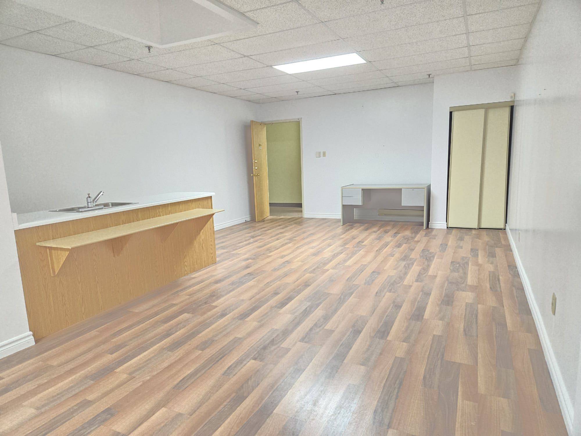 Toronto E07, ON M1V 5E4,80 Nashdene RD #202