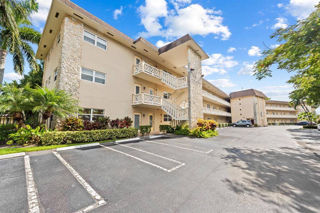 Lauderdale Lakes, FL 33319,5100 NW 35th St #110