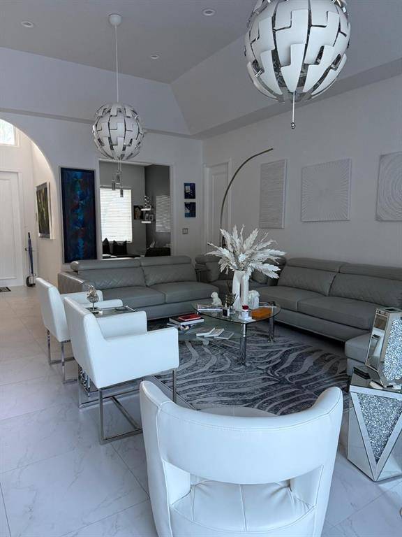 Boca Raton, FL 33487,830 Bailey St