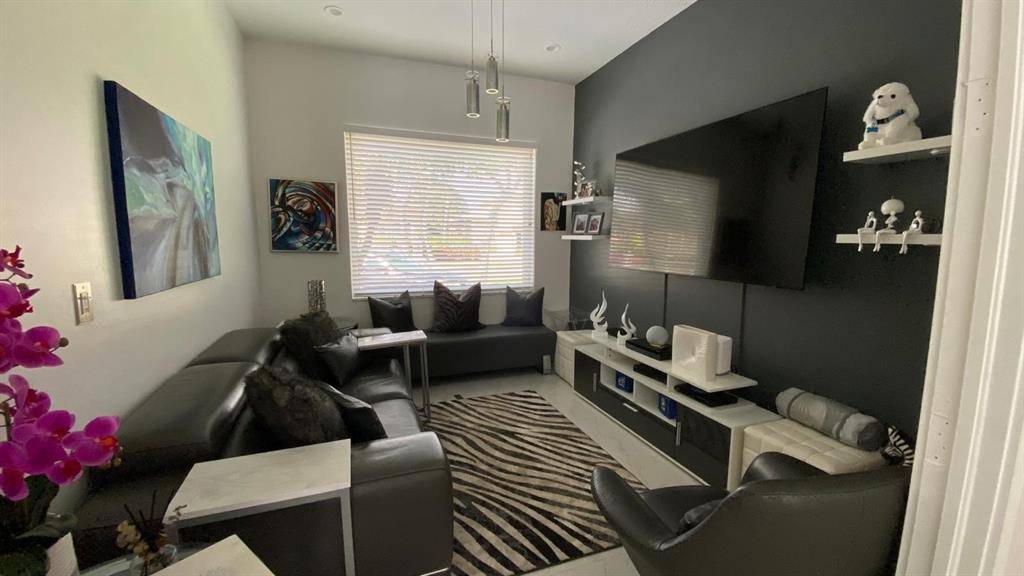 Boca Raton, FL 33487,830 Bailey St