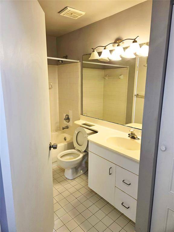 Coral Springs, FL 33071,922 Coral Club Dr #922