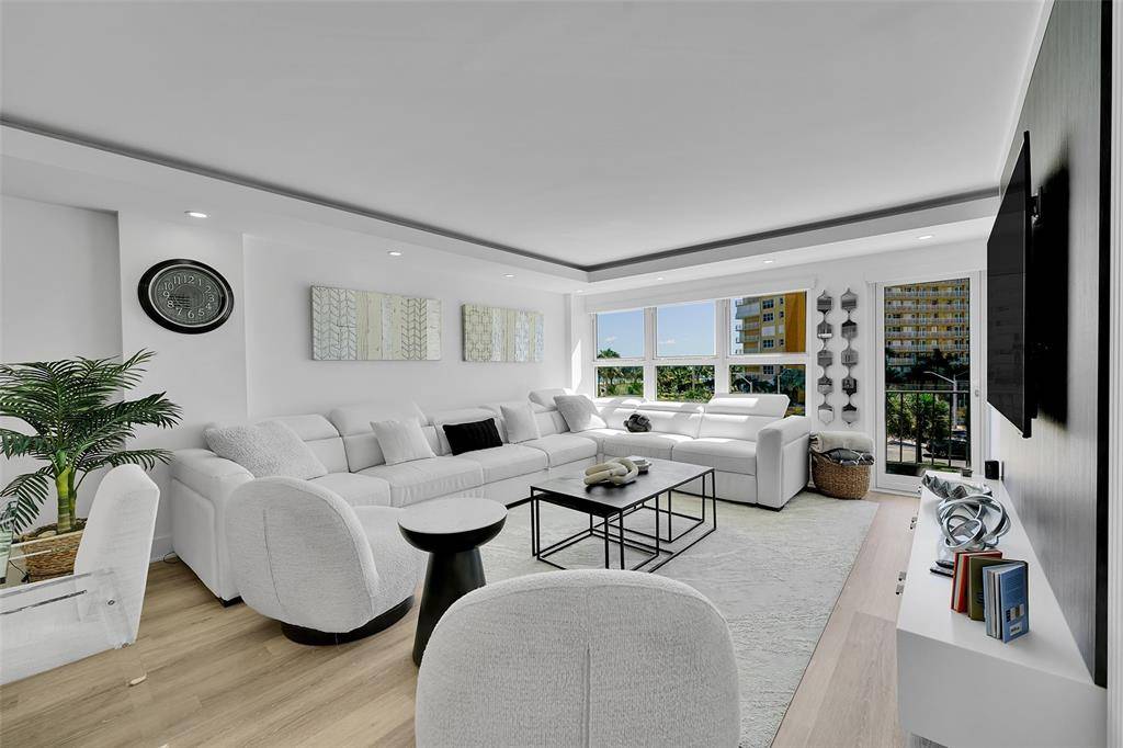 Pompano Beach, FL 33062,405 N Ocean Boulevard #306