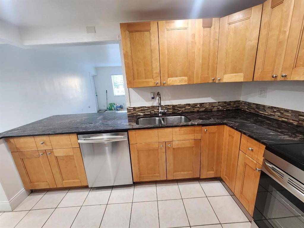 Deerfield Beach, FL 33064,4384 NW 9th Ave #19-1D