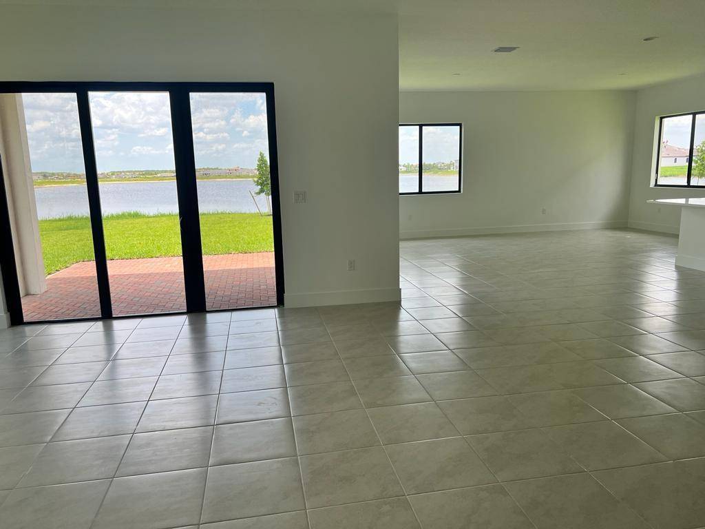 Ave Maria, FL 34142,5101 Isidora