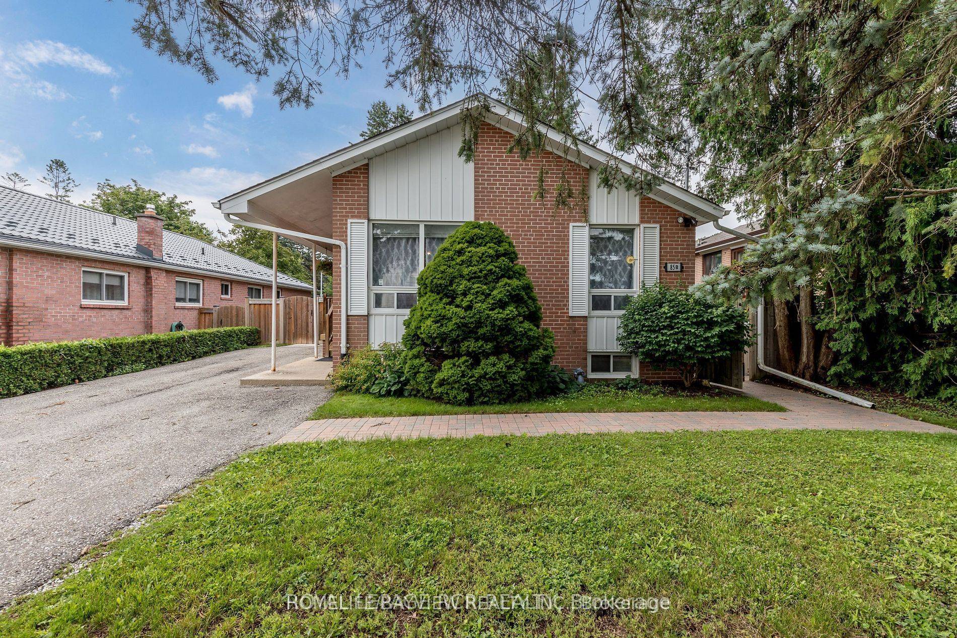 Aurora, ON L4G 1Y8,85 Child(Lower) DR