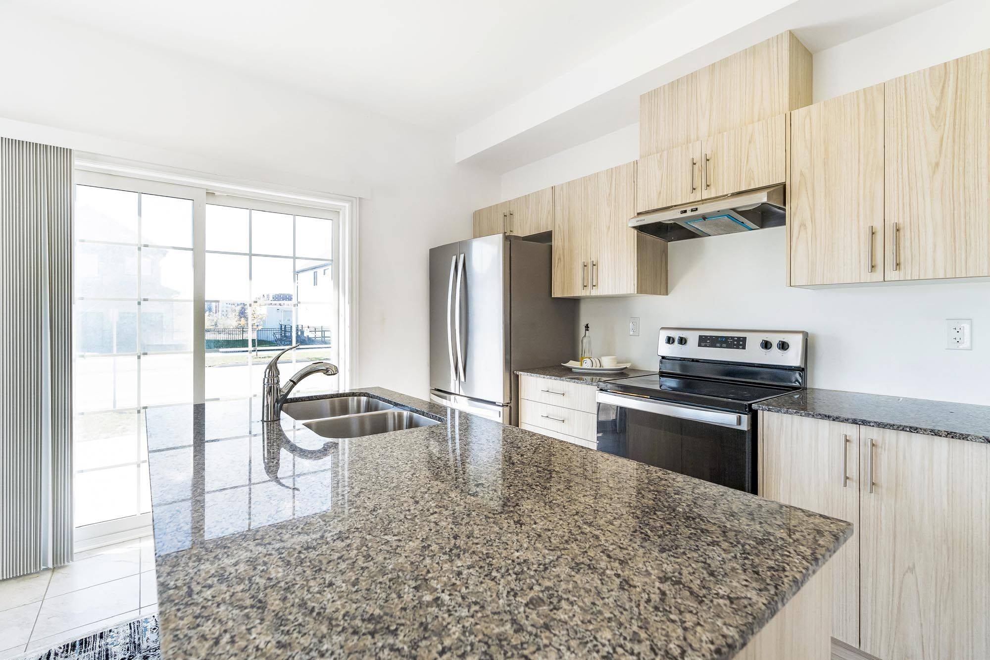 Barrie, ON L9J 0T3,1 Harvest CRES