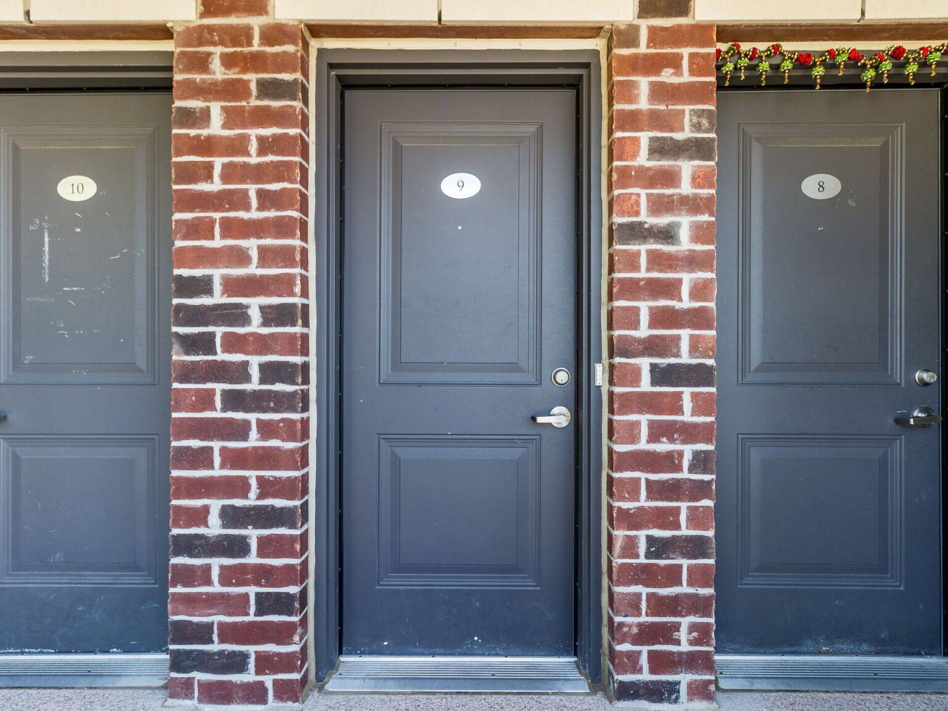 Brampton, ON L7A 4S6,200 Veterans DR #09