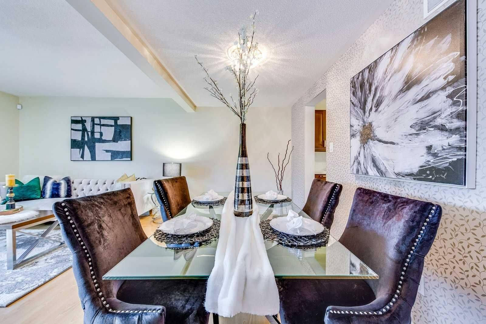 Mississauga, ON L5N 1P6,6855 Glen Erin DR #15