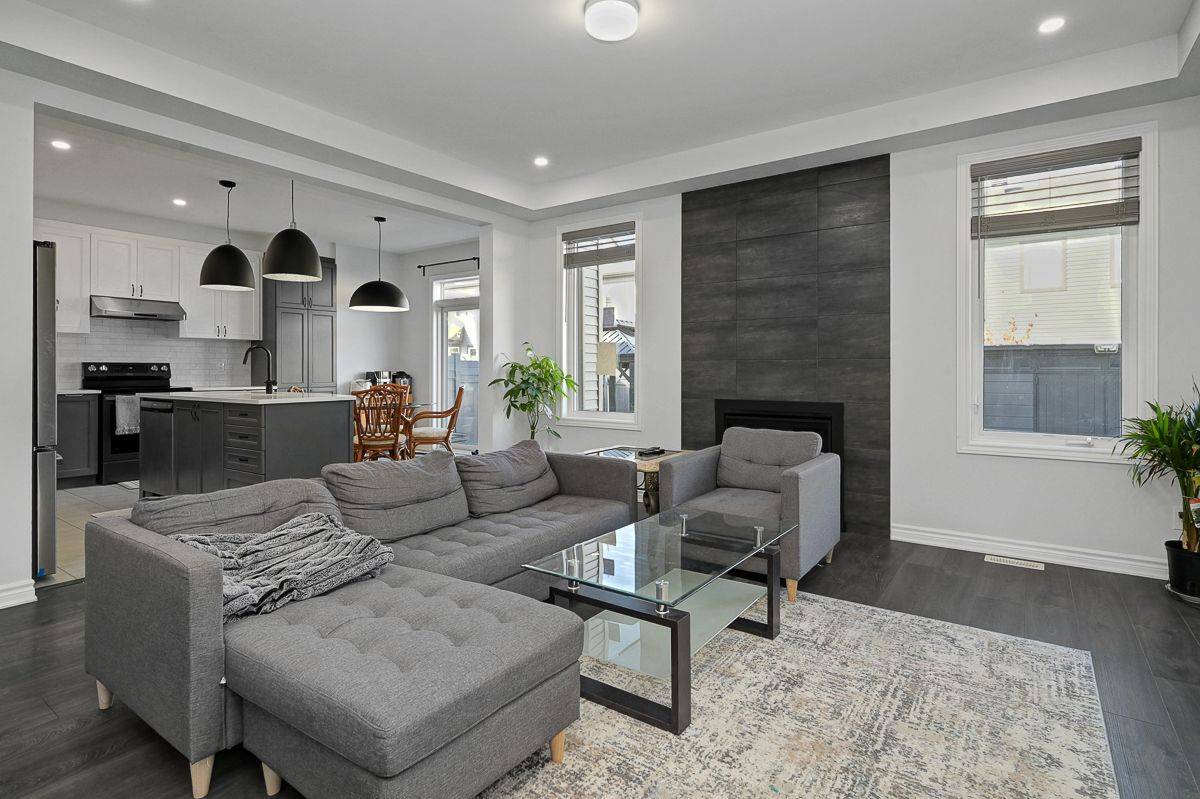 Orleans - Cumberland And Area, ON K4A 5H9,45 Mudminnow CRES