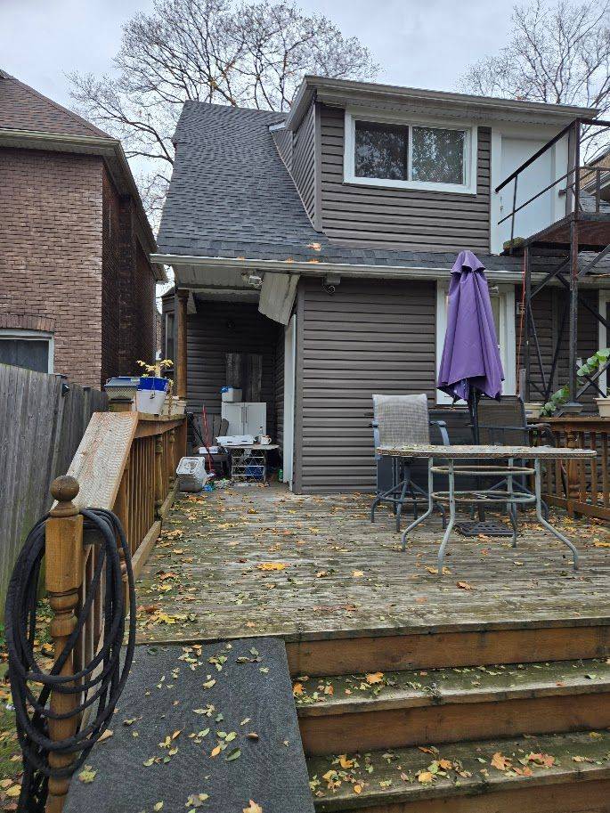 Hamilton, ON L8M 2K1,17 Fairleigh AVE S