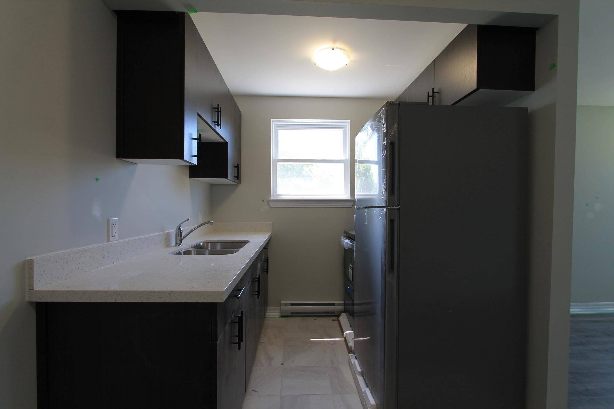 London South, ON N5Z 3T1,116 King Edward AVE #9