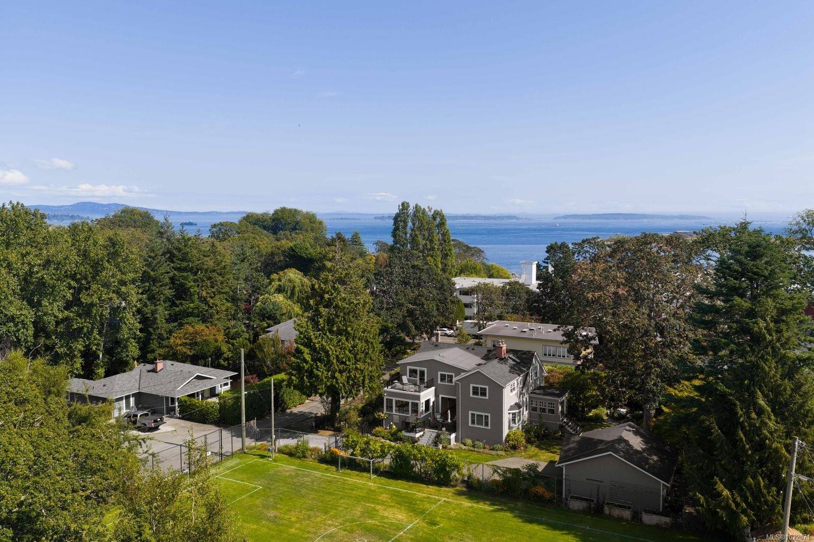 Oak Bay, BC V8R 6T6,2655 Shady Lane
