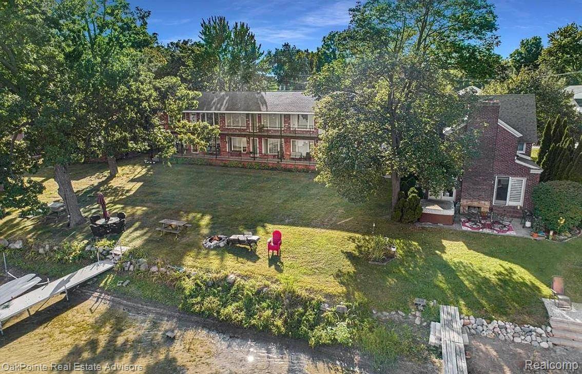 Waterford, MI 48327,5375 Cooley Lake RD #2