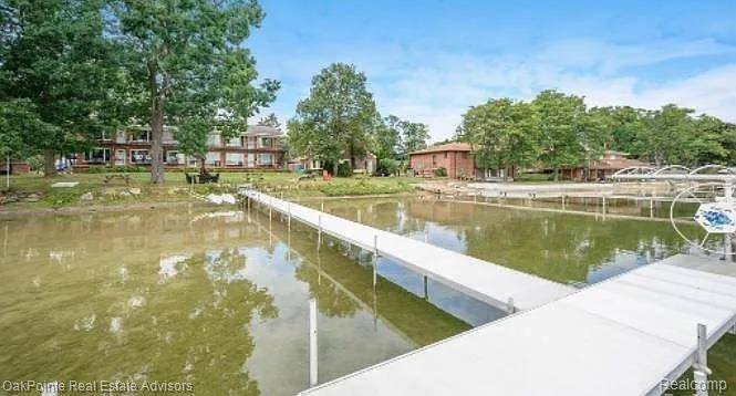 Waterford, MI 48327,5375 Cooley Lake RD #2