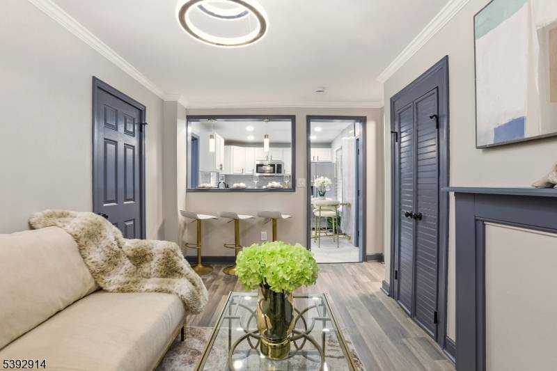 East Orange City, NJ 07018,328 Halsted St