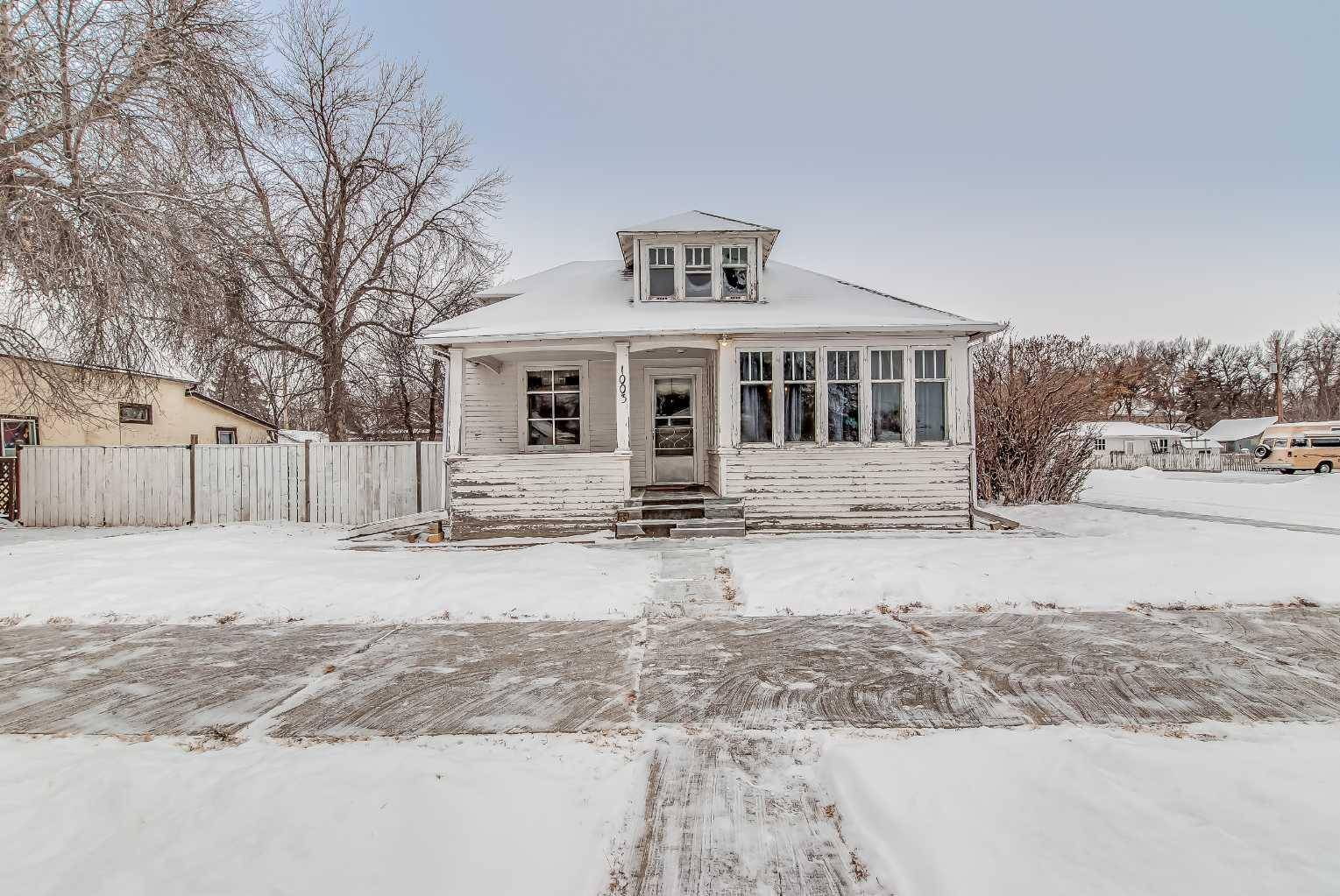 Medicine Hat, AB T1A 1A1,1003 Dominion ST SE