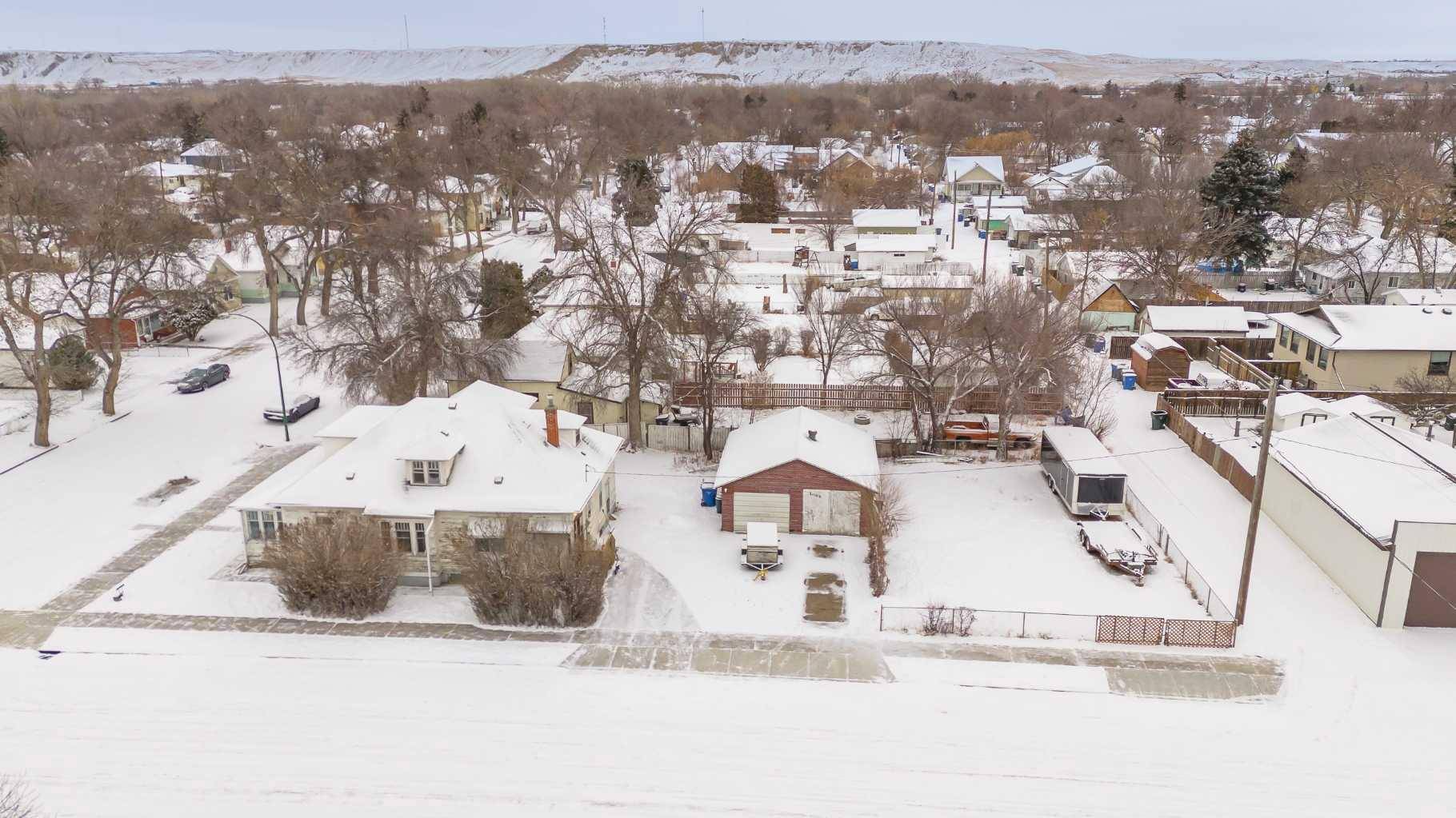 Medicine Hat, AB T1A 1A1,1003 Dominion ST SE