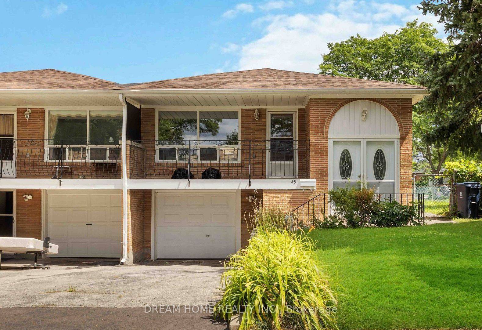 Toronto C15, ON M2J 3Z9,49 Ladner DR #Unit 2