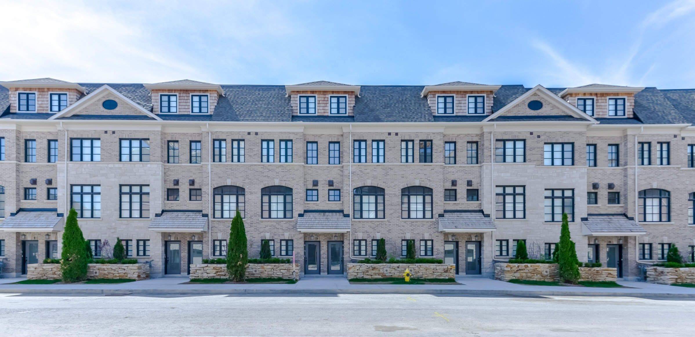 Toronto C02, ON M6G 0A3,31 Salvador Allende CT