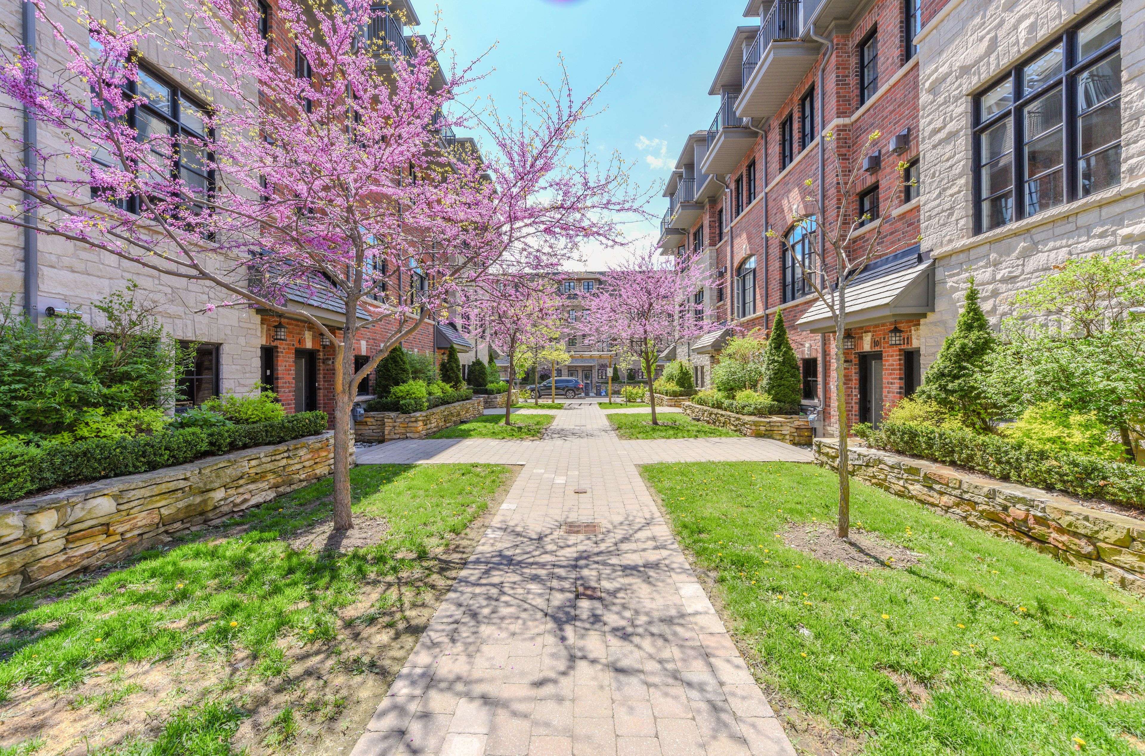 Toronto C02, ON M6G 0A3,31 Salvador Allende CT