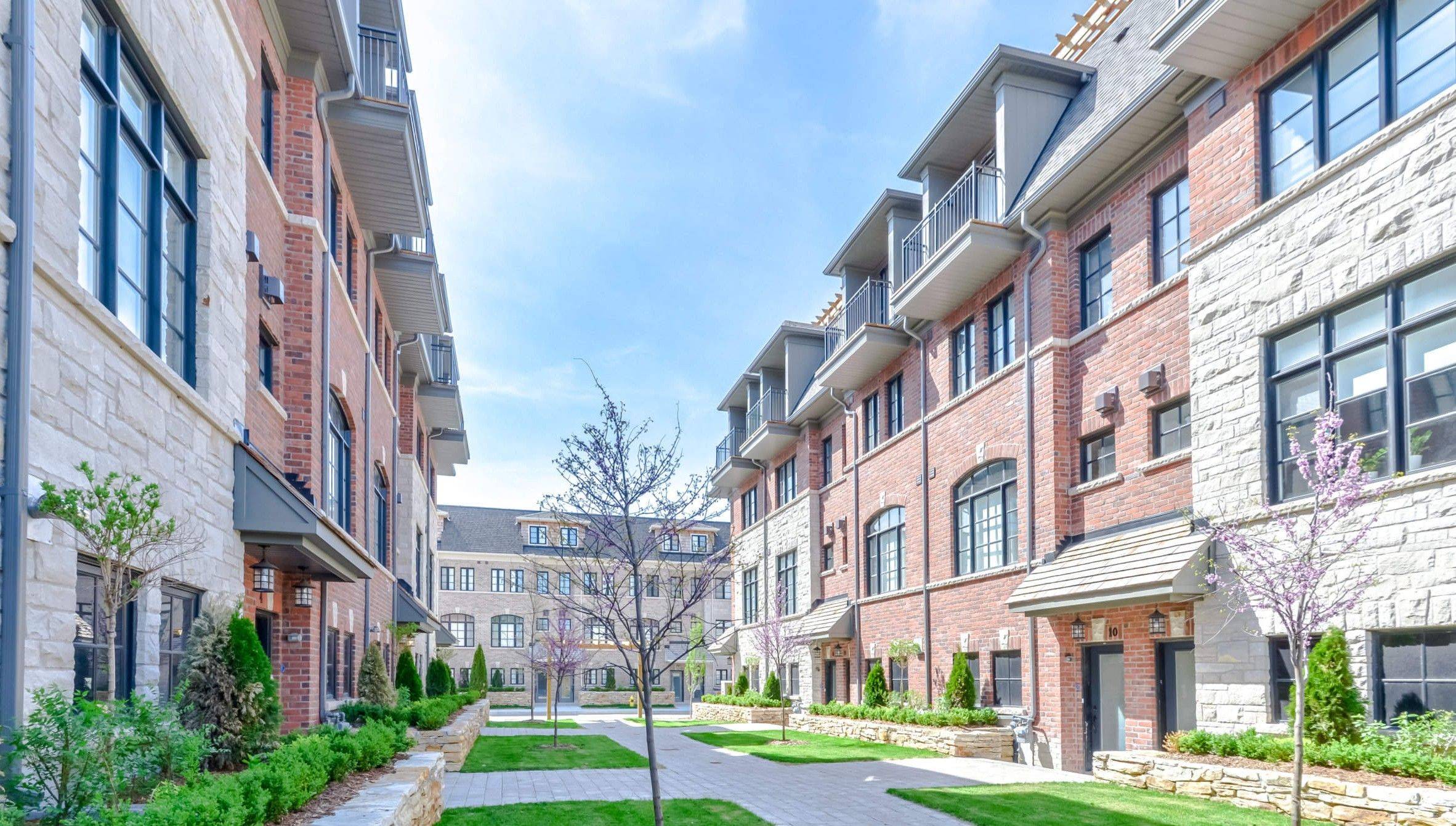 Toronto C02, ON M6G 0A3,31 Salvador Allende CT