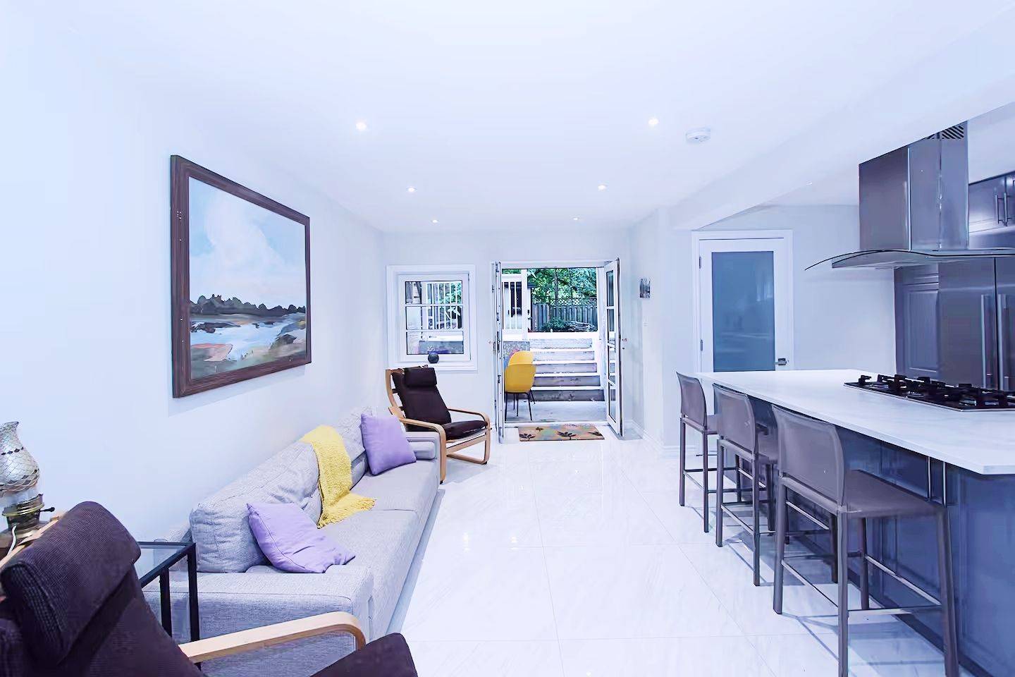 Toronto C03, ON M5P 1B1,151 Chaplin CRES S #WALK OUT LOWER