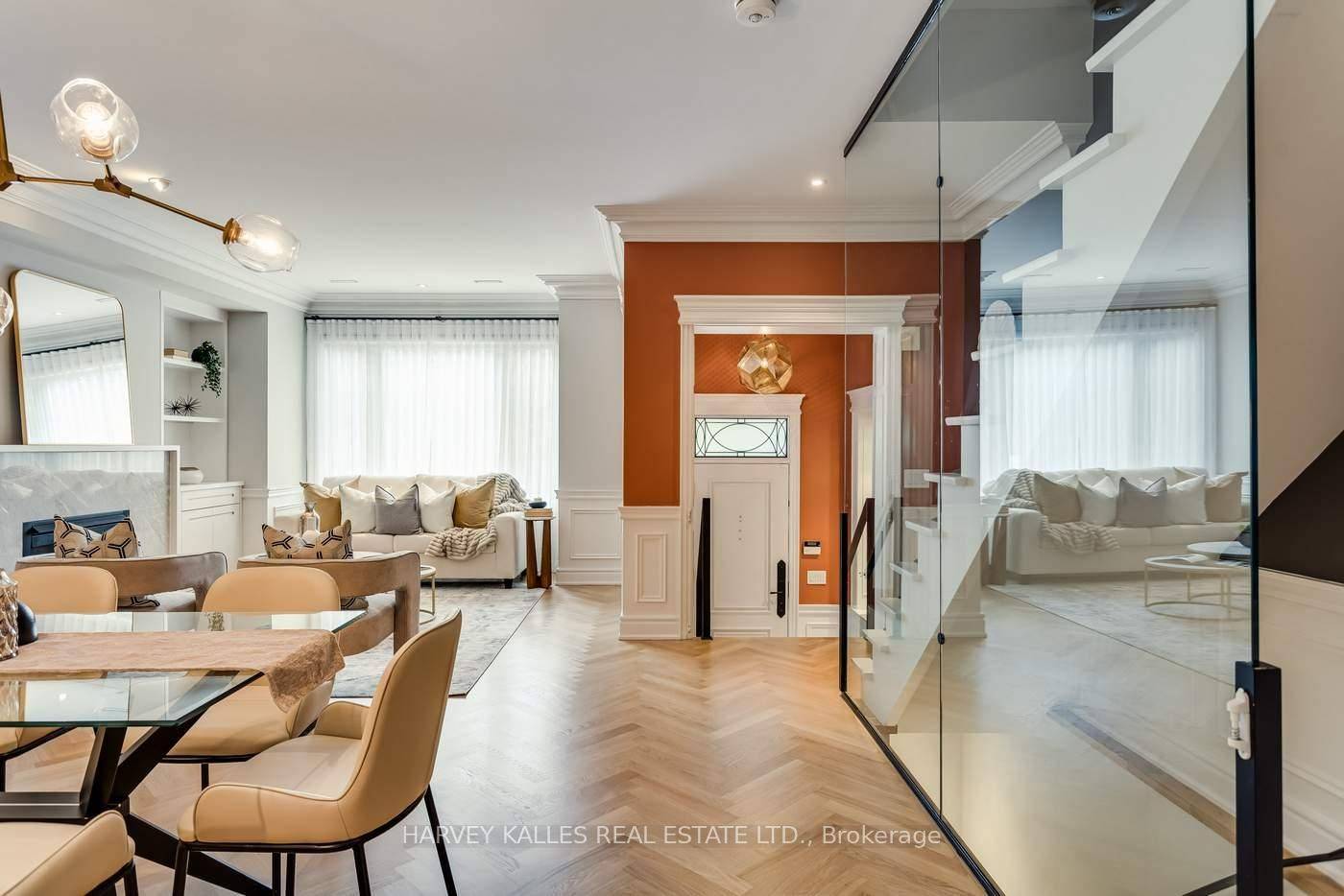 Toronto C02, ON M5R 1P8,106 Belmont ST