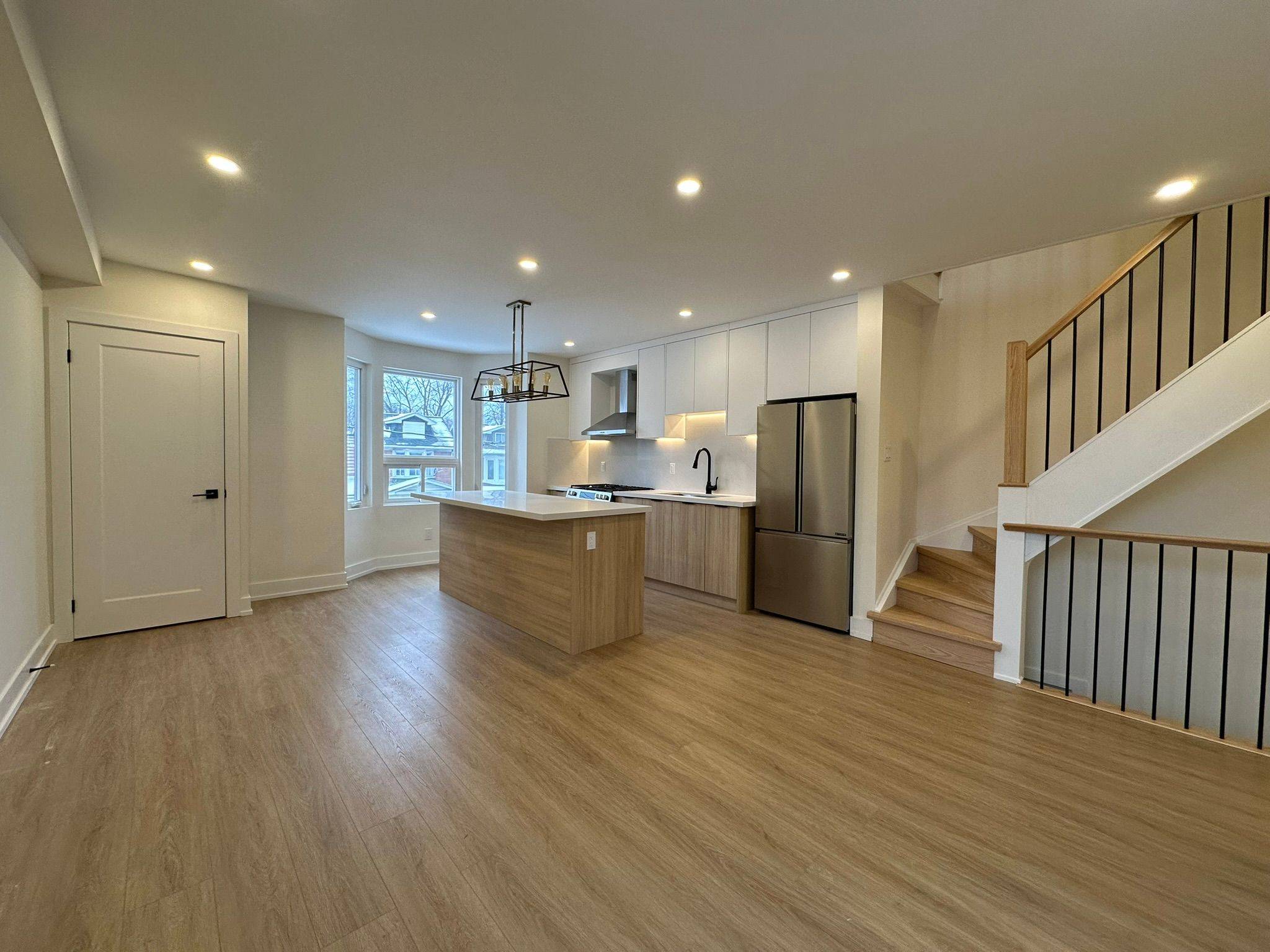 Toronto E01, ON M4L 2R3,254 Greenwood AVE #Upper