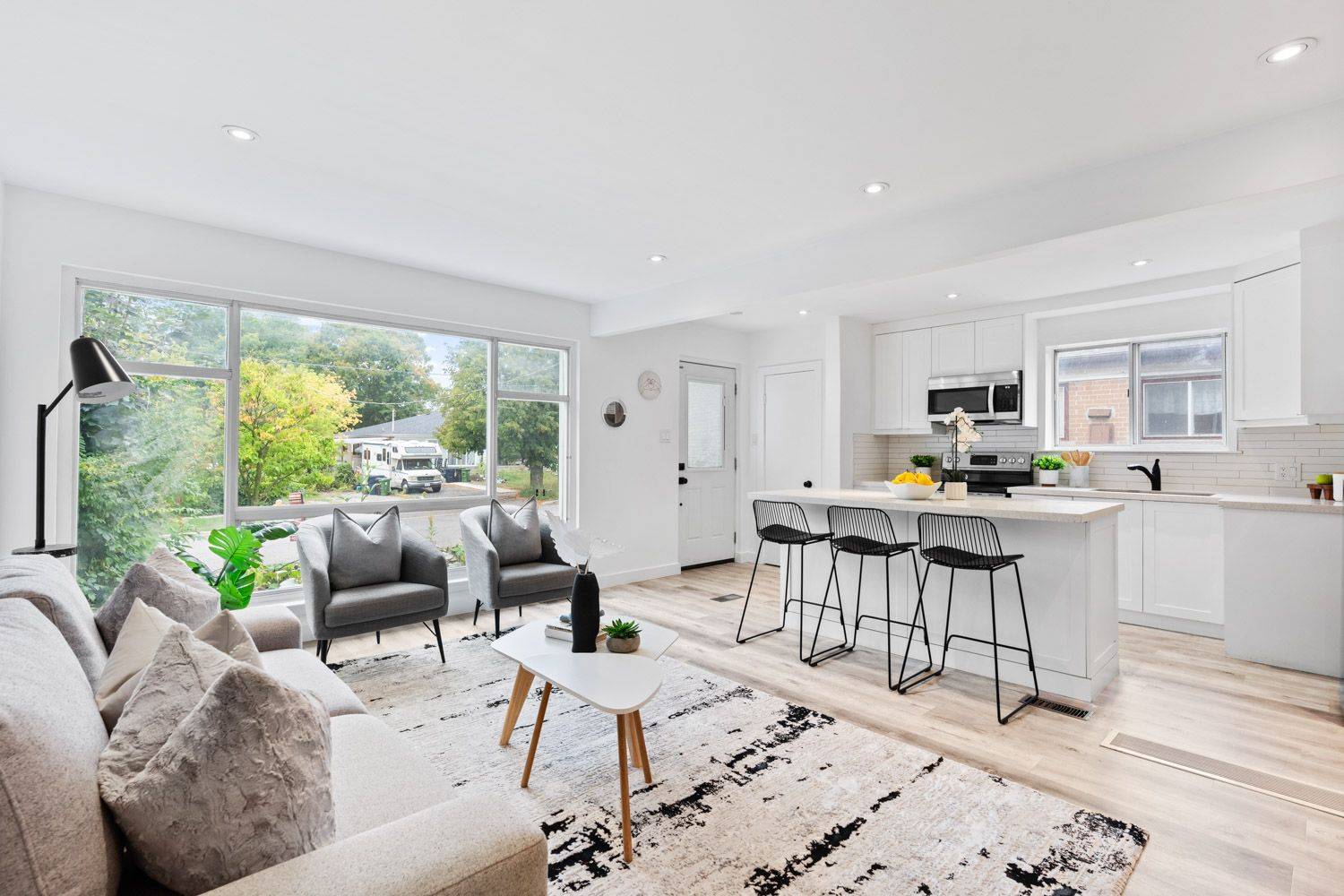 Toronto E04, ON M1L 1S6,73 Trinnell BLVD #Main