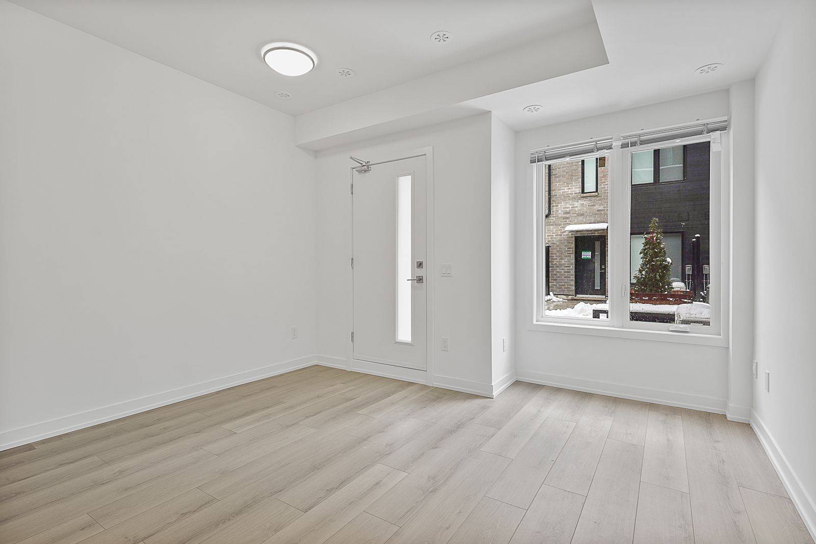 Toronto E05, ON M1W 2H1,3069 Pharmacy AVE #4