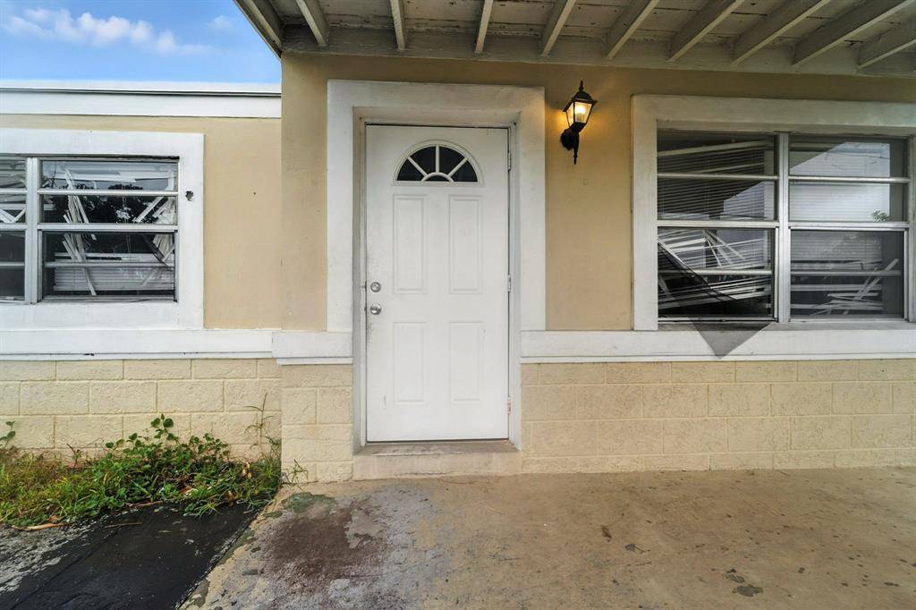 Boynton Beach, FL 33435,3196 N Seacrest Blvd