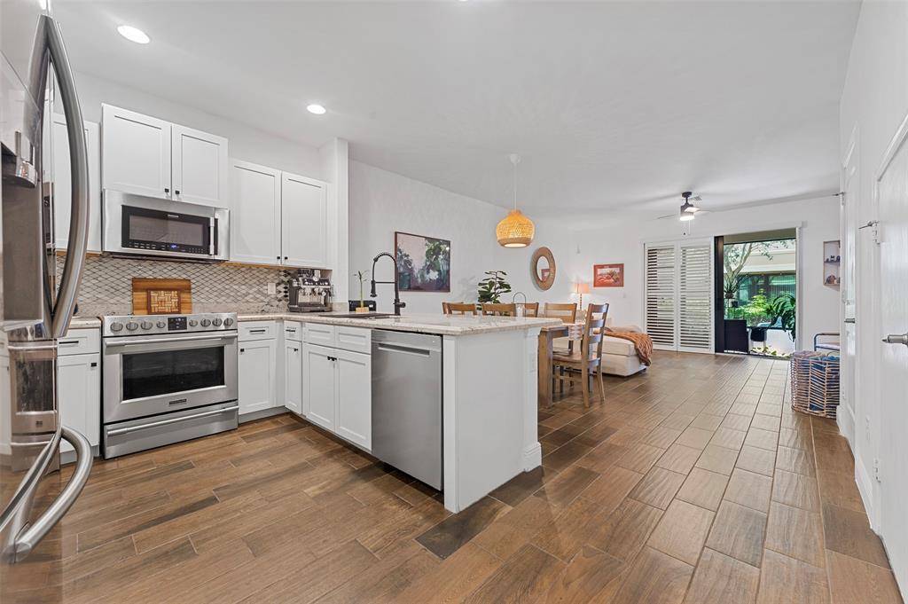 Oakland Park, FL 33334,4222 E Dixie Hwy #82