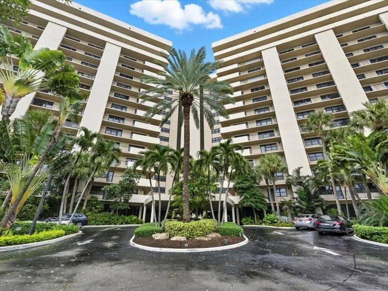 Lauderdale By The Sea, FL 33308,4900 N Ocean Blvd #1405