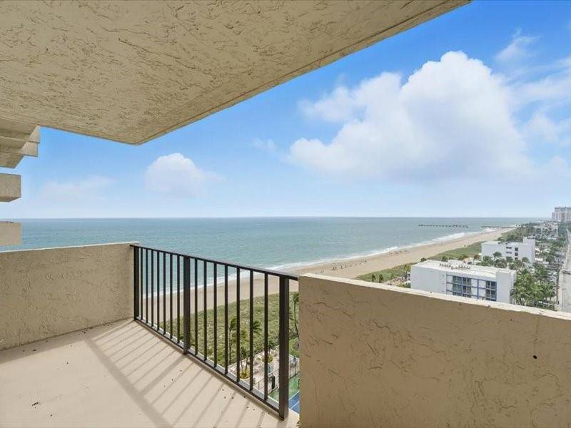 Lauderdale By The Sea, FL 33308,4900 N Ocean Blvd #1405