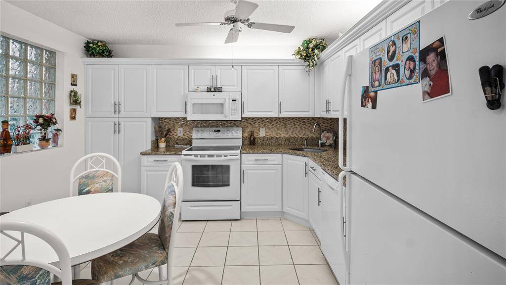 Coconut Creek, FL 33073,4101 CORAL TREE CIRCLE #111