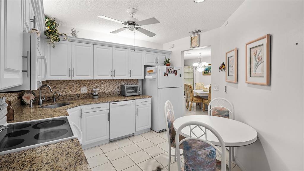 Coconut Creek, FL 33073,4101 CORAL TREE CIRCLE #111