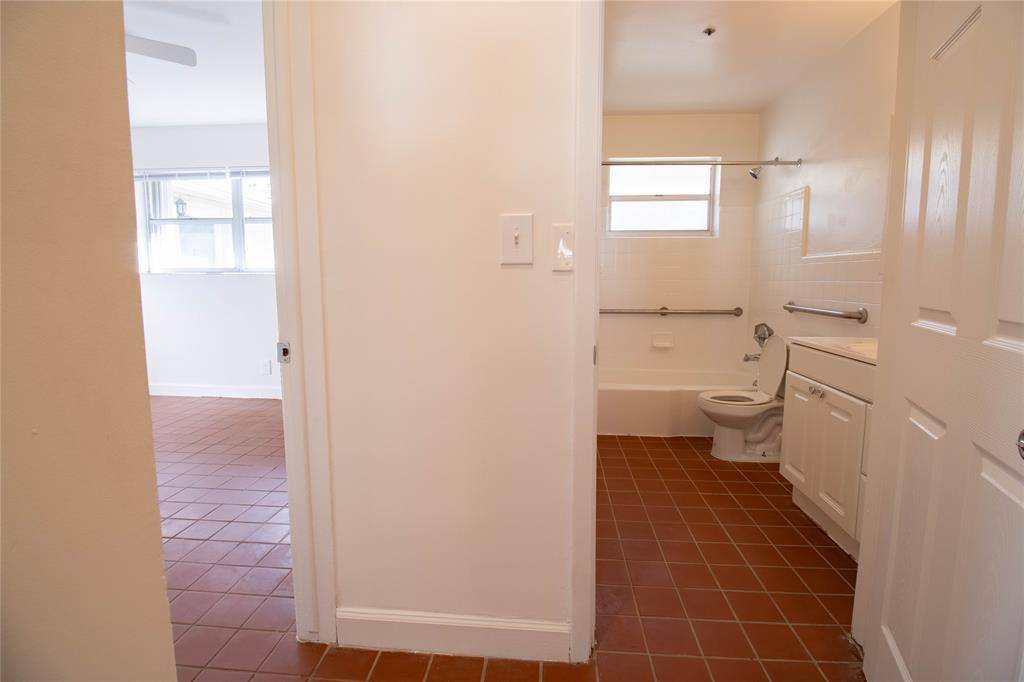 Fort Lauderdale, FL 33312,400 Charley Ave #4