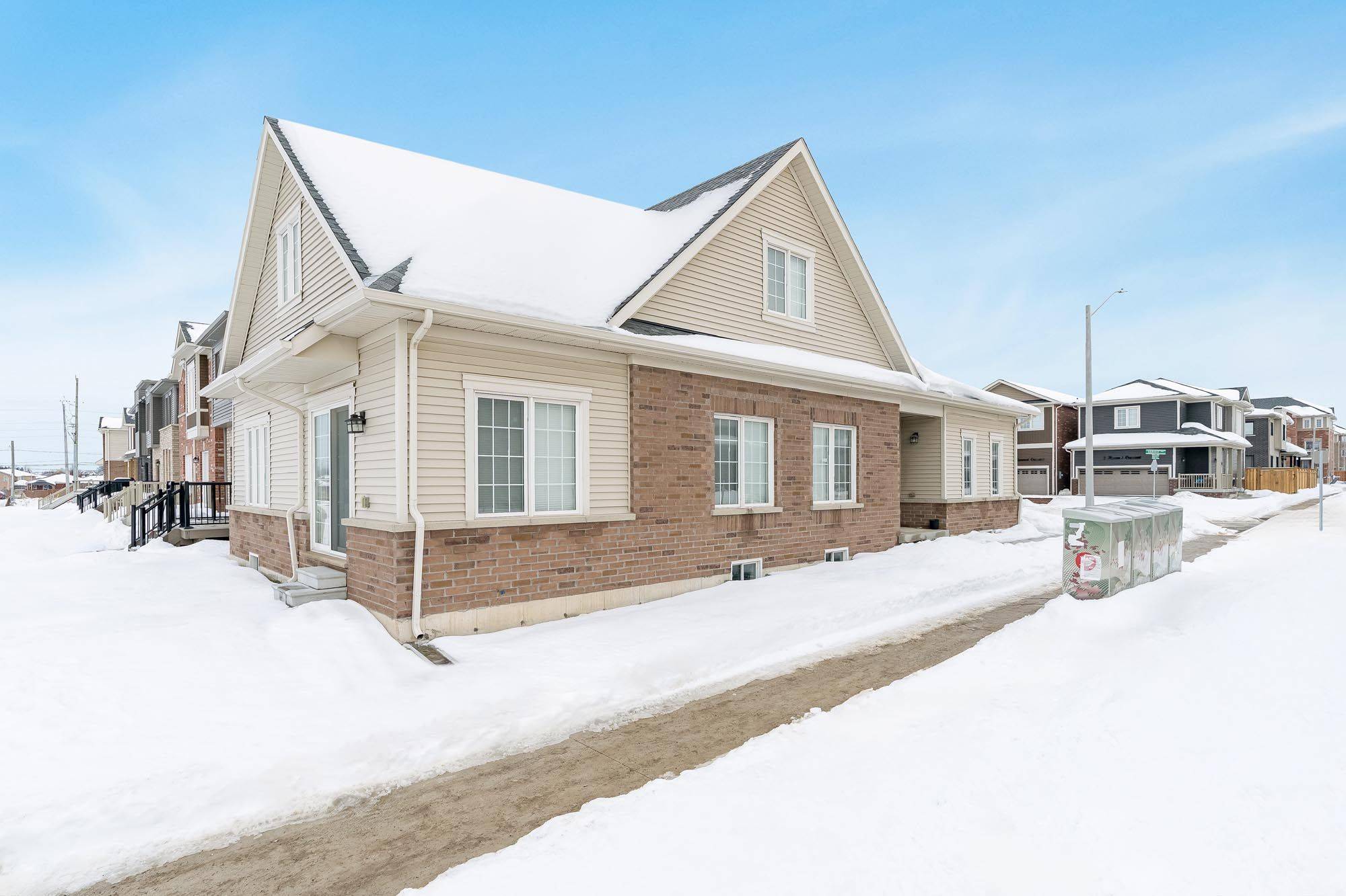 Barrie, ON L9J 0T3,1 Harvest CRES