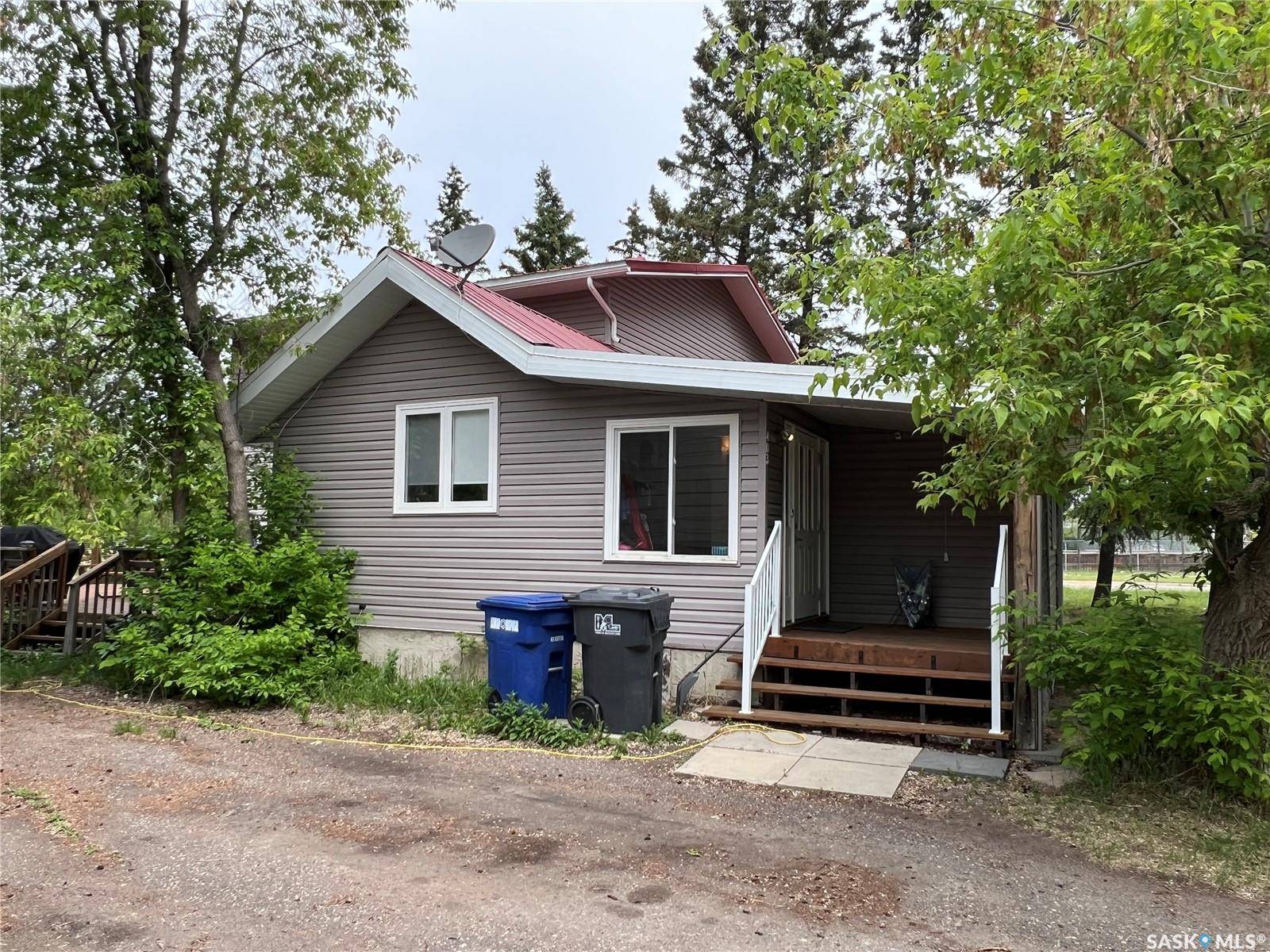 Meadow Lake, SK S9X 1A6,403 6th STREET W