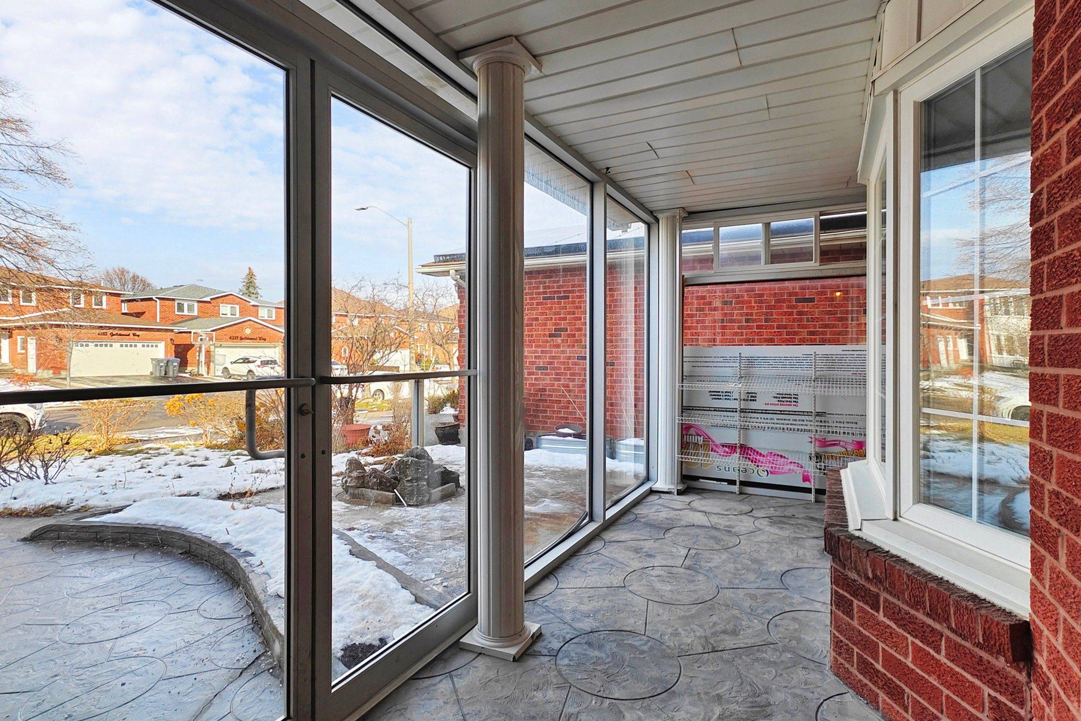 Mississauga, ON L5R 2A4,4388 Guildwood WAY