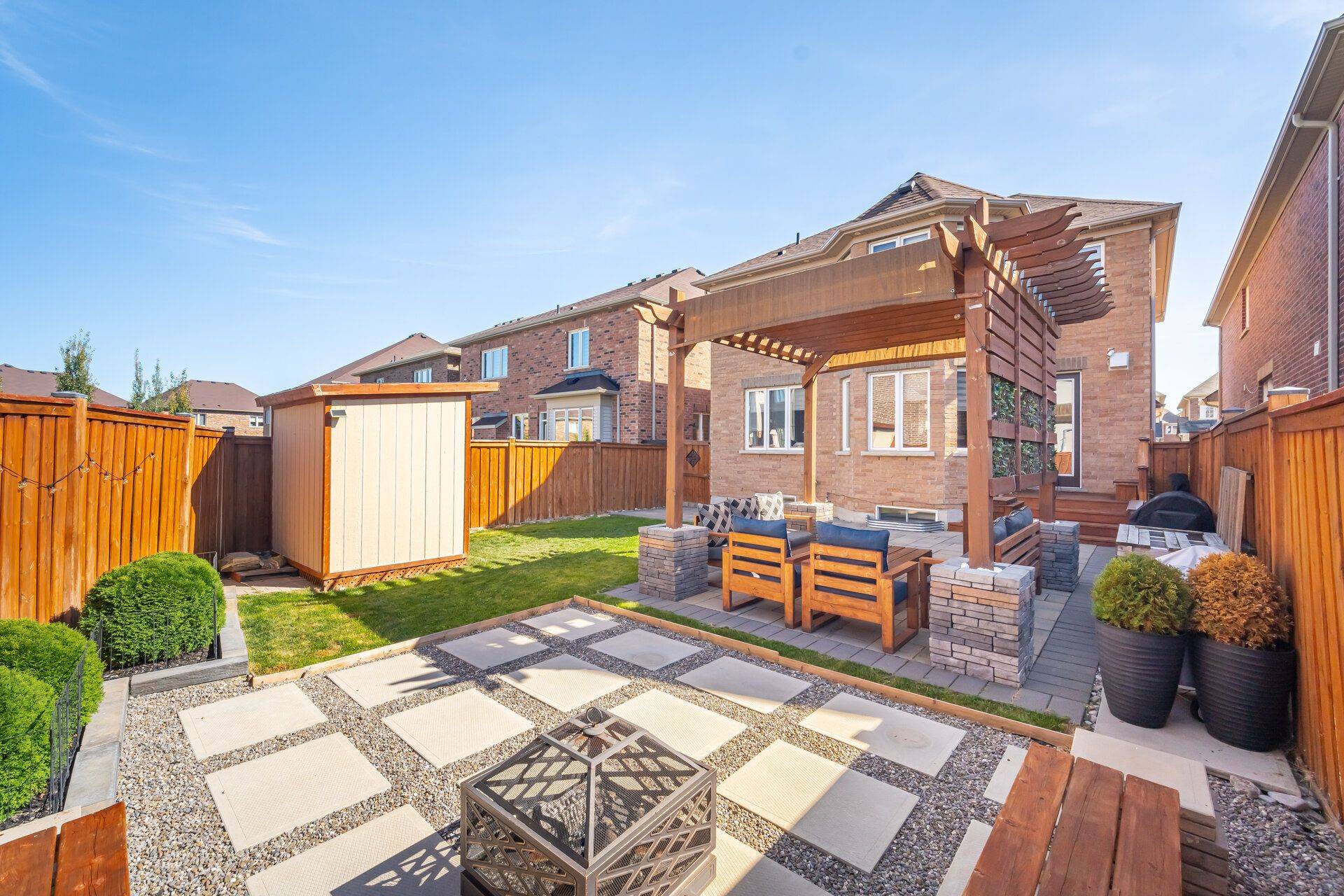 Caledon, ON L7C 4C8,72 Bonnieglen Farm BLVD