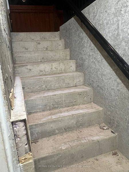 Brampton, ON L6P 1C7,1 Banks DR #BASEMENT