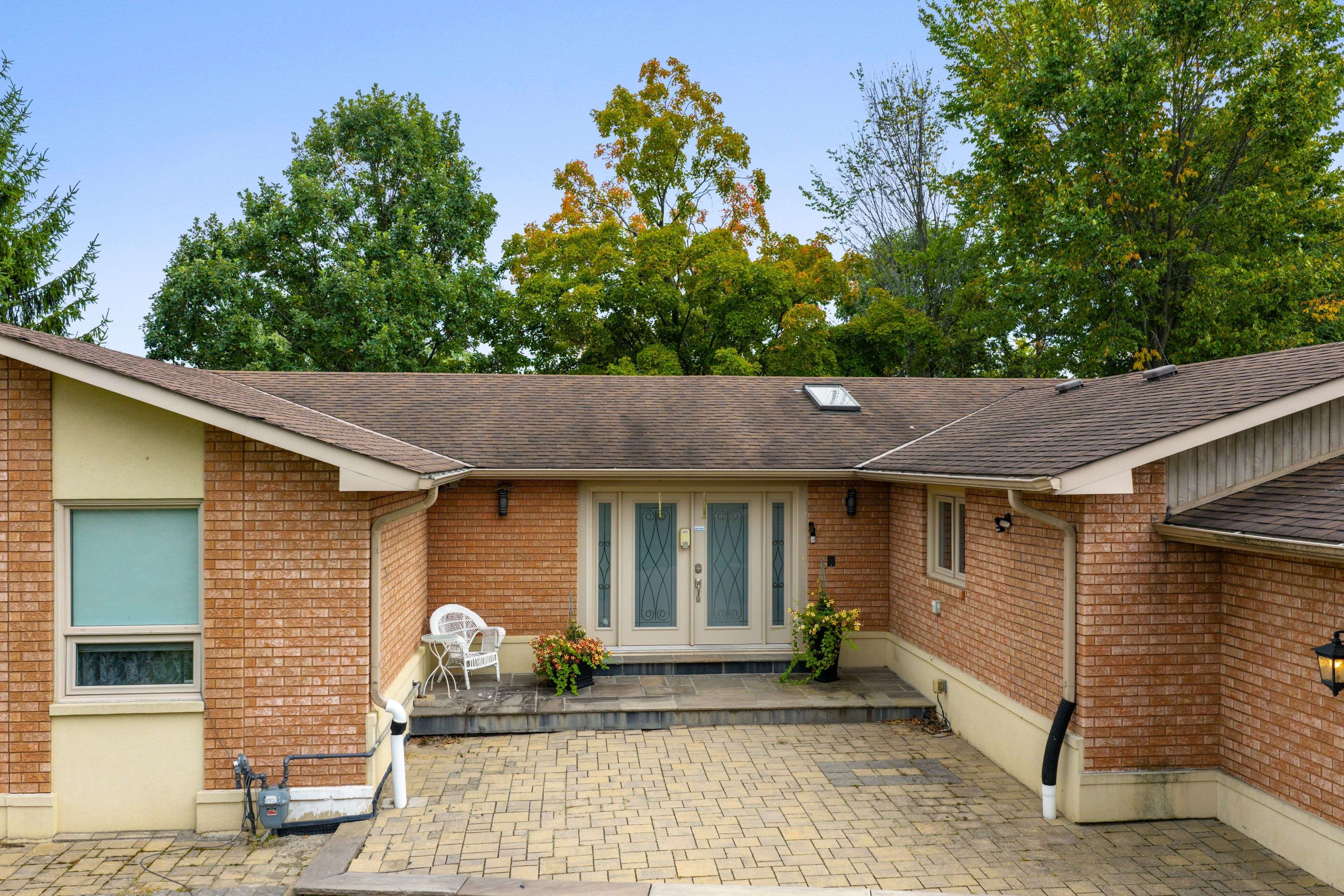 Caledon, ON L7C 1P5,1 Cassidy LN