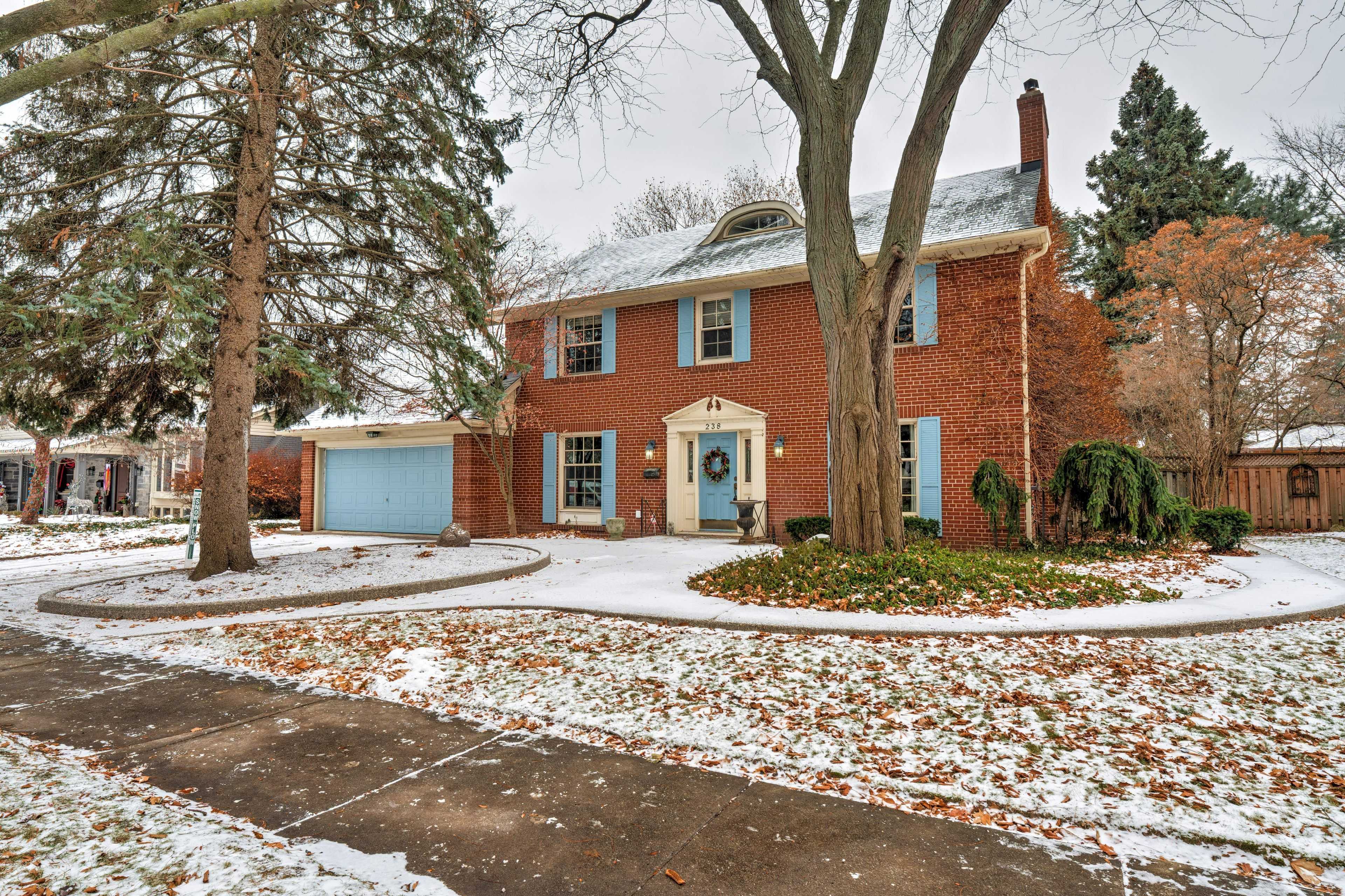 Burlington, ON L7N 2B8,238 Penn DR