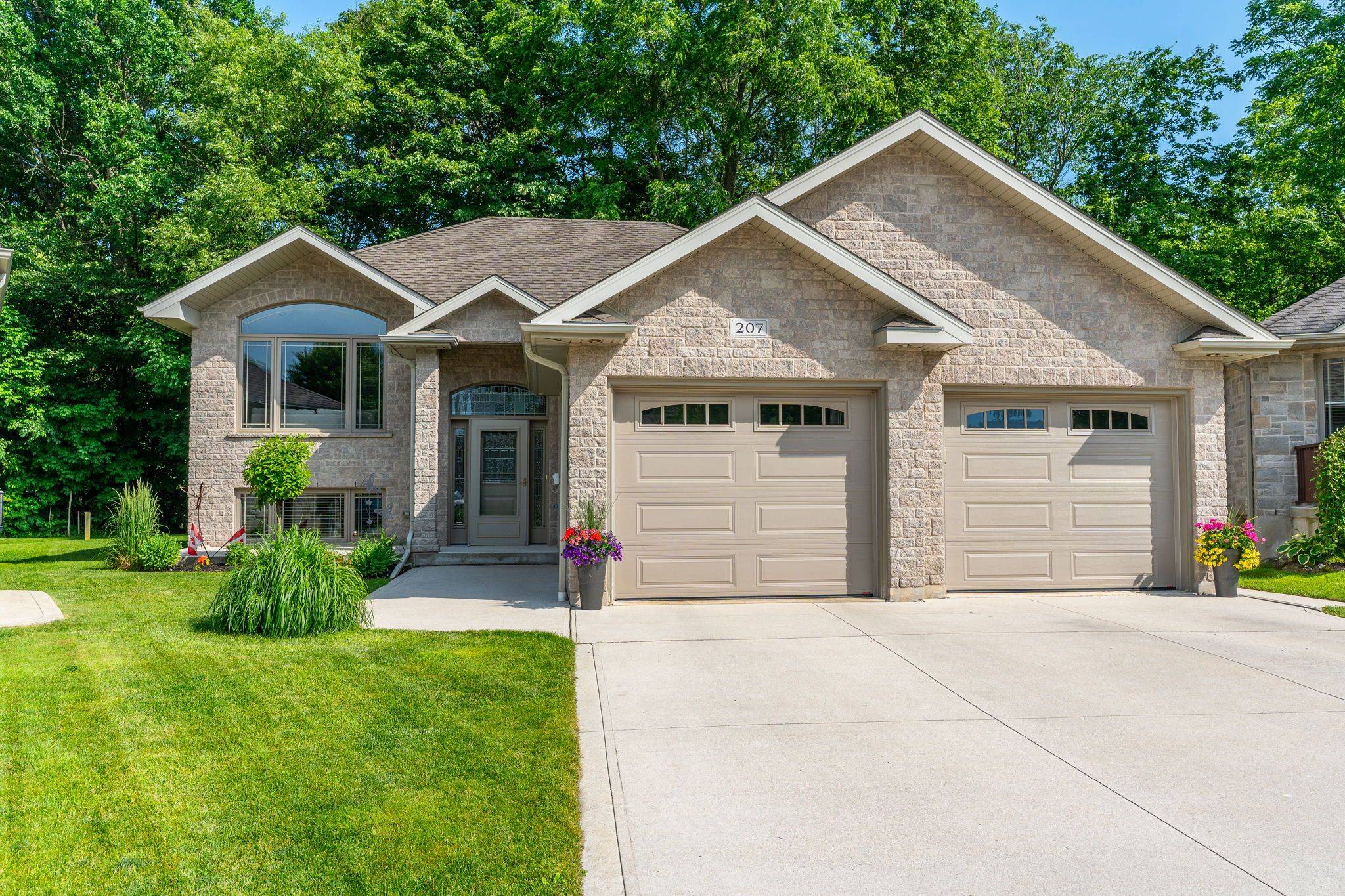 Owen Sound, ON N4K 0A6,207 2nd ST W