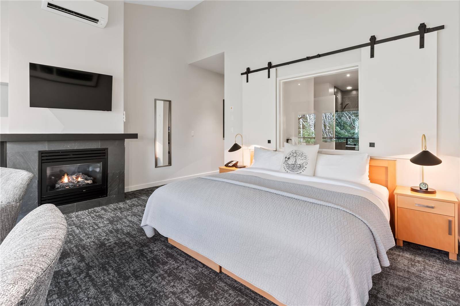 Ucluelet, BC V0R 3A0,596 Marine Dr #424