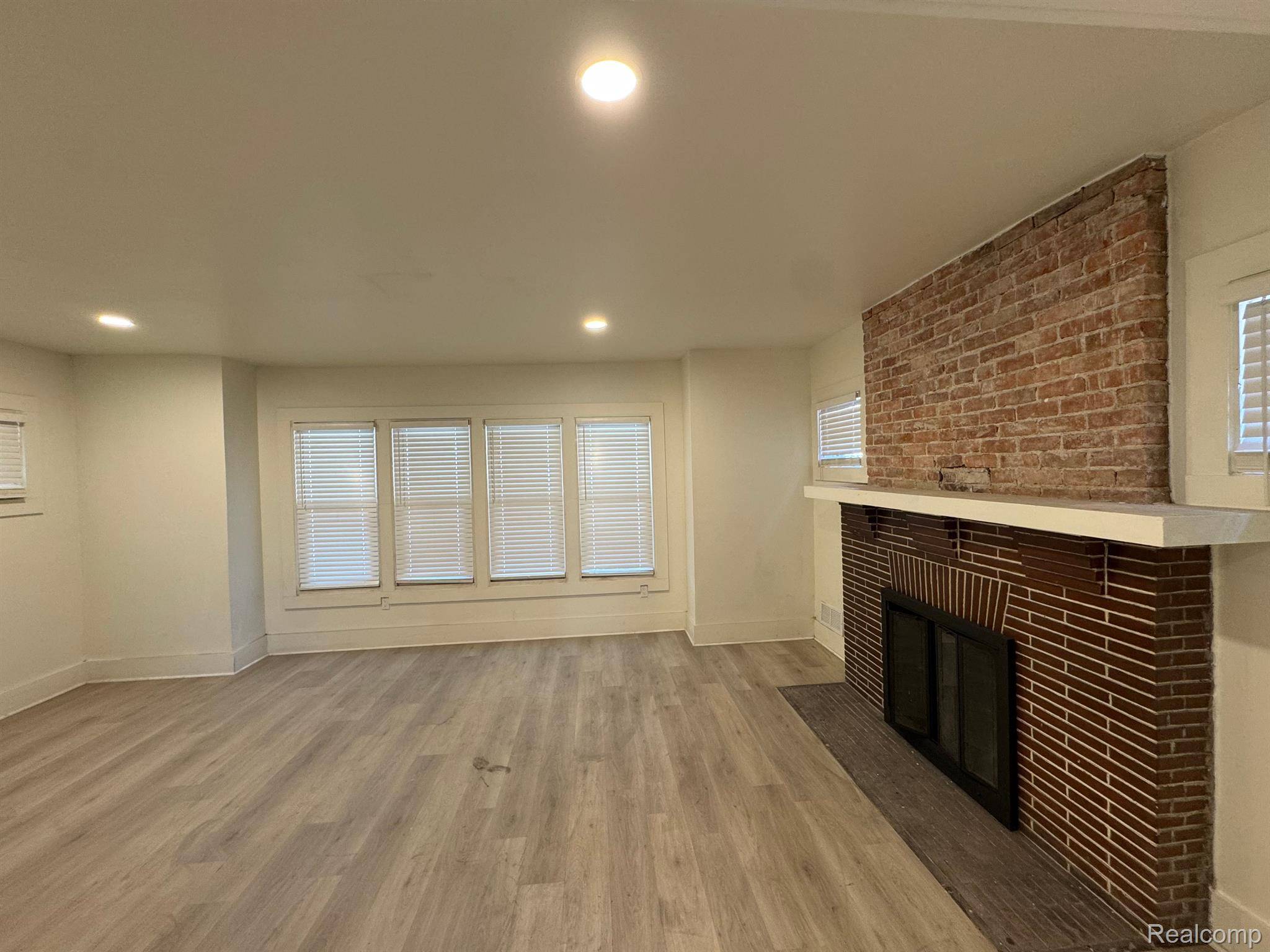 Highland Park, MI 48203,100 MASSACHUSETTS ST