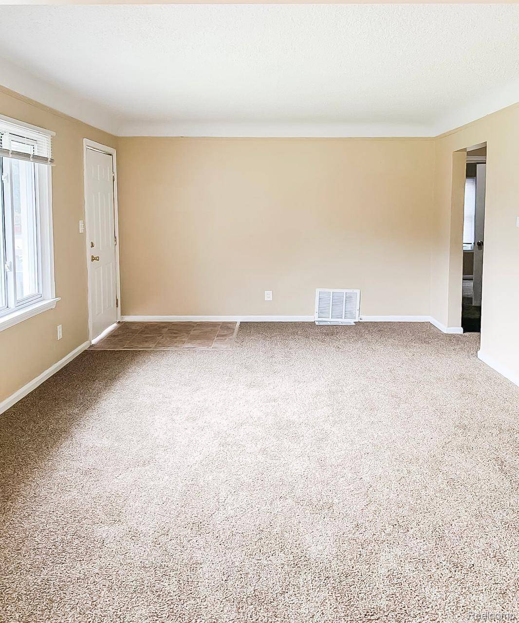 Detroit, MI 48219,17641 EVERGREEN RD