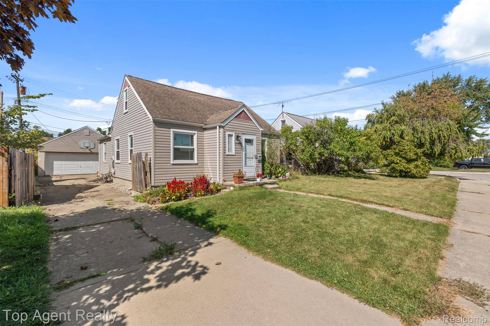 Roseville, MI 48066,25673 Ford ST